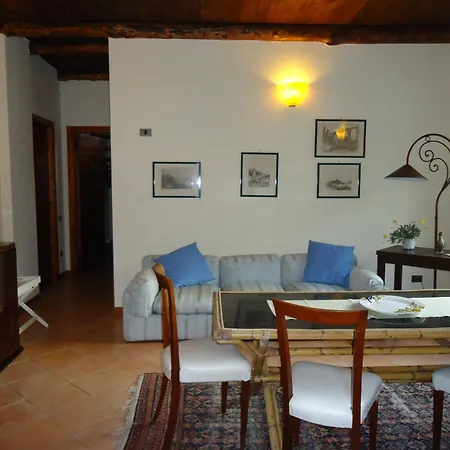 مزرعة للإقامة La Vecchia Quercia